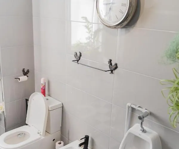 Проживание в семье Maritimo Ii *