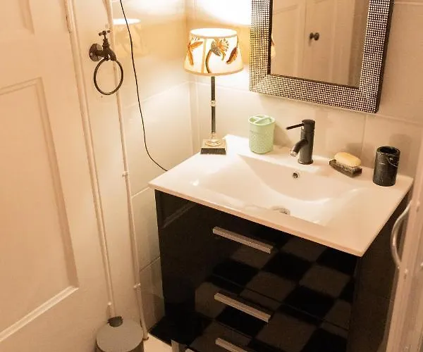 Maritimo Ii Homestay *